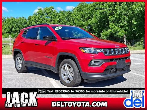 Used 2024 Jeep Compass Latitude AWD/4WD image 1