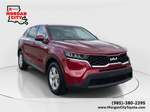 Used 2023 Kia Sorento LX image 1