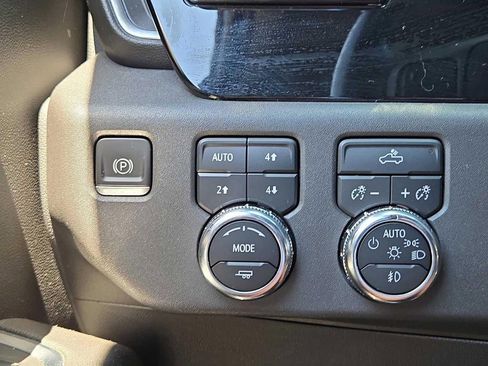Used 2022 GMC Sierra 1500 Elevation w/ LPO, Elevation Black Package AWD/4WD image 22