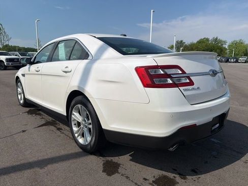 Used 2018 Ford Taurus SEL w/ Equipment Group 201A FWD image 11