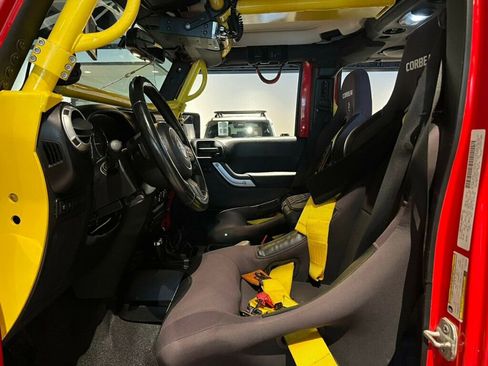 Used 2014 Jeep Wrangler Unlimited Rubicon w/ Max Tow Package image 17