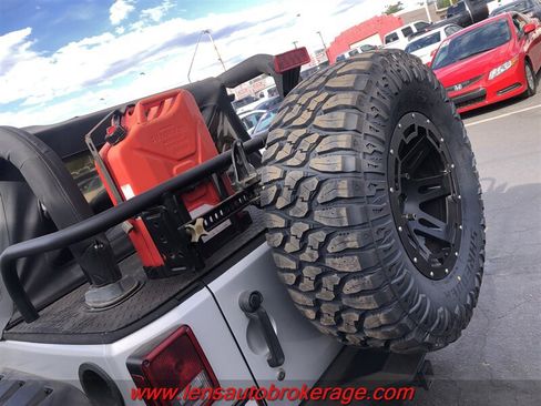 Used 2012 Jeep Wrangler Rubicon w/ Connectivity Group AWD/4WD image 22