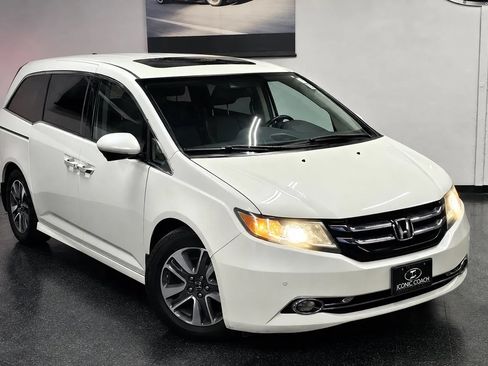Used 2016 Honda Odyssey Touring image 3