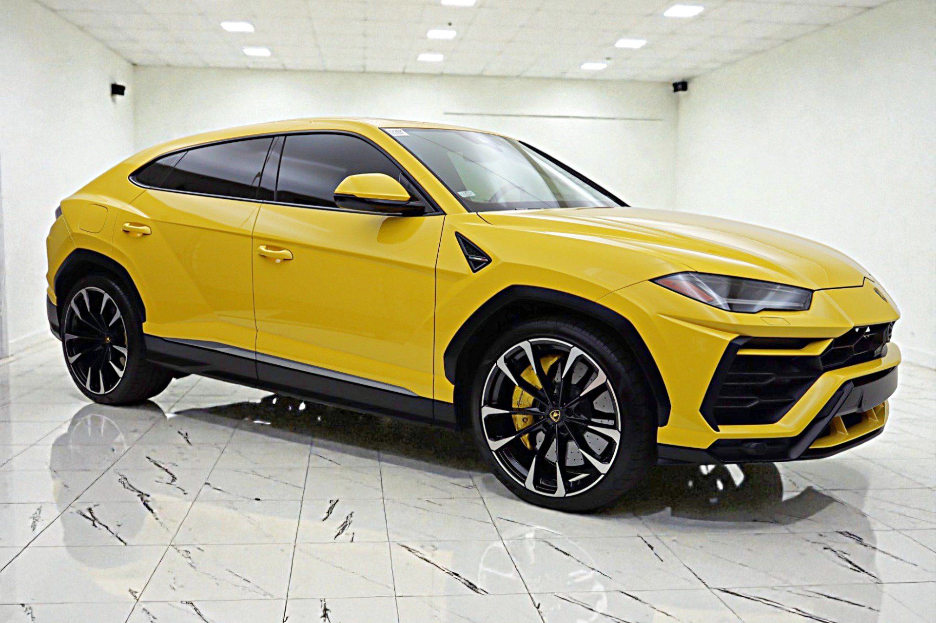Used 2022 Lamborghini Urus AWD/4WD image 21