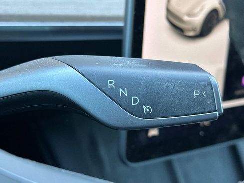 Used 2022 Tesla Model Y Long Range image 20