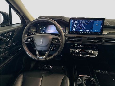 Used 2023 Lincoln Corsair AWD w/ Towing Package image 22