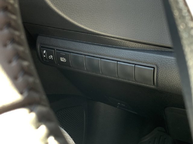 Used 2025 Toyota Corolla SE w/ SE Package FWD image 15