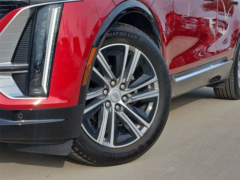 New 2026 Cadillac Lyriq Luxury w/ LPO, Floor Liner Package AWD/4WD image 7