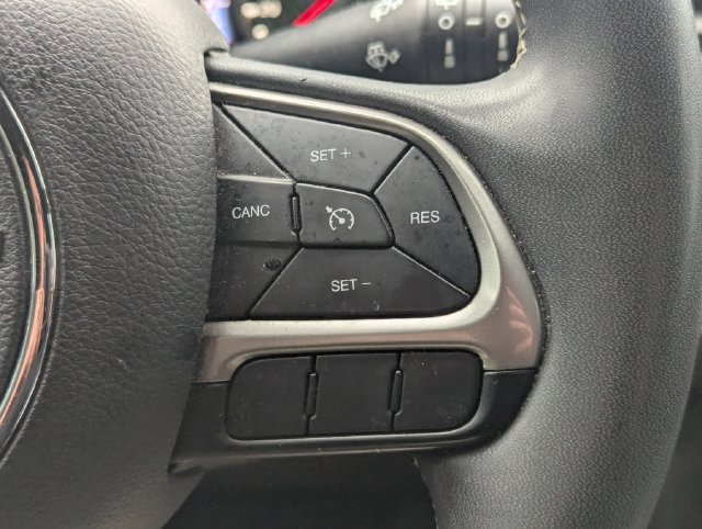 Used 2021 Jeep Compass Latitude FWD image 23