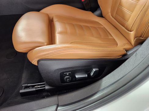 Used 2020 BMW 330i xDrive 330i xDrive w/ Convenience Package image 13