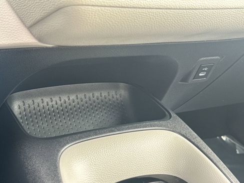 Used 2025 Toyota Corolla LE FWD image 24