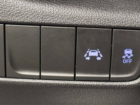 Used 2020 Hyundai Kona SE AWD/4WD image 28