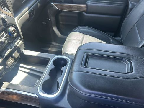 Used 2019 Chevrolet Silverado 1500 High Country w/ Technology Package AWD/4WD image 26