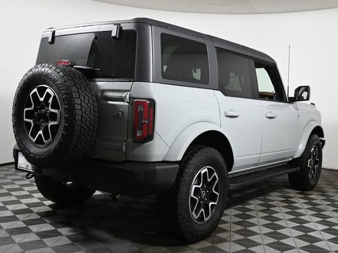 Used 2024 Ford Bronco Outer Banks image 7