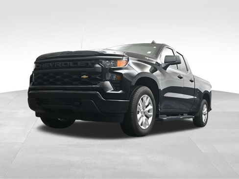 Used 2025 Chevrolet Silverado 1500 Custom RWD image 9