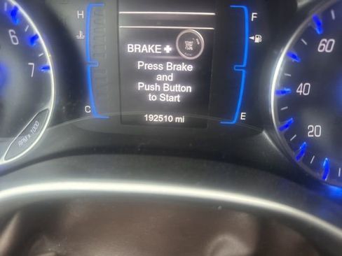 Used 2017 Chrysler Pacifica Touring image 23