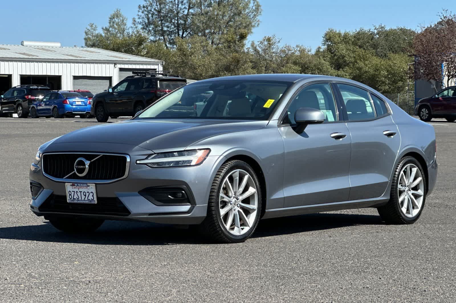 Used 2021 Volvo S60 T6 Momentum AWD/4WD image 7