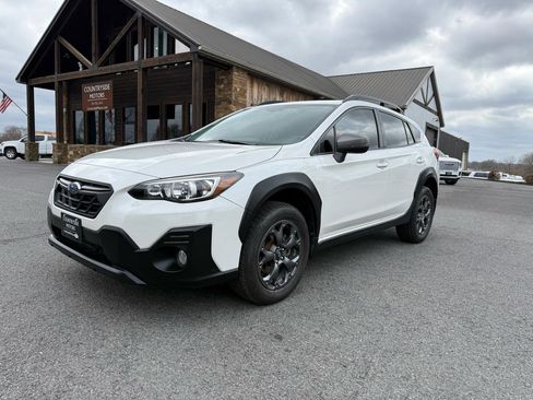 Used 2022 Subaru Crosstrek 2.5i Sport w/ Moonroof Package AWD/4WD image 2
