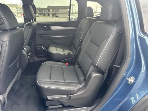 Used 2025 Buick Enclave Preferred AWD/4WD image 22
