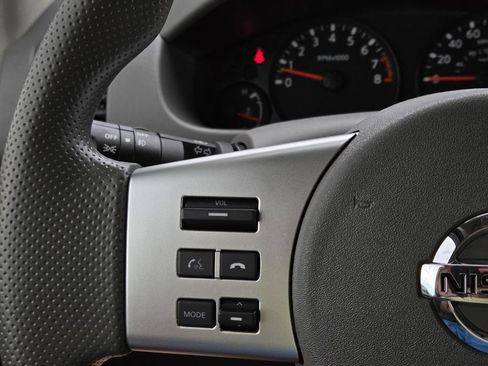 Used 2021 Nissan Frontier SV w/ Midnight Edition Floor Mats RWD image 16