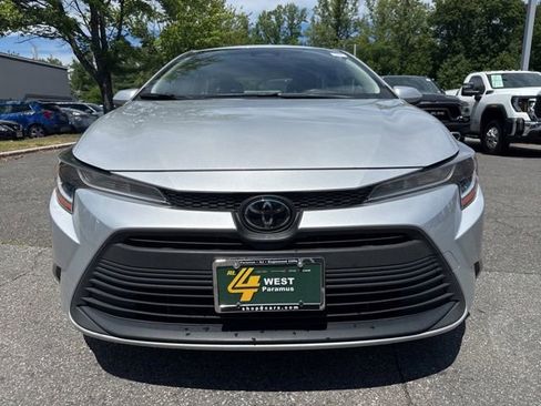 Used 2023 Toyota Corolla LE w/ Carpet Mat Package (TMS) FWD image 2
