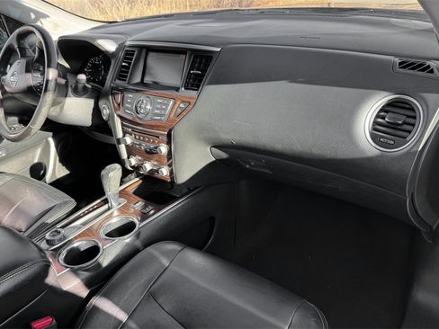 Used 2013 Nissan Pathfinder SL w/ SL Premium Pkg image 31