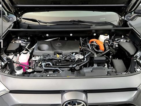 Certified 2025 Toyota RAV4 LE AWD/4WD image 15