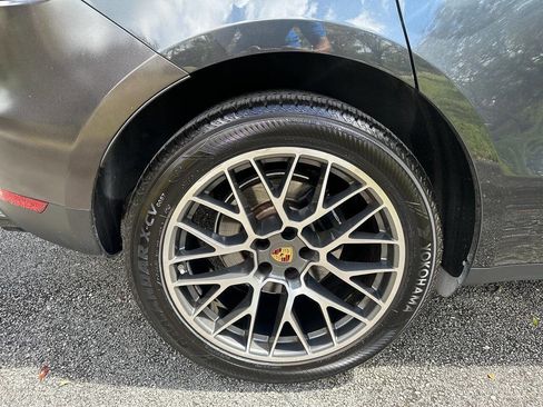 Used 2018 Porsche Macan Sport Edition image 9