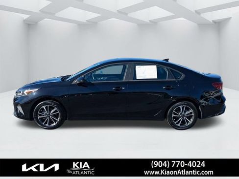 Used 2023 Kia Forte LXS image 2