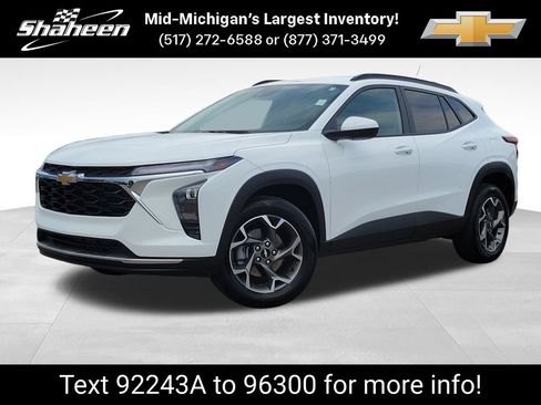 Certified 2025 Chevrolet Trax LT w/ Driver Confidence Package FWD image 1