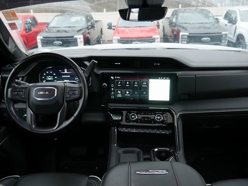 Used 2024 GMC Sierra 2500 AT4X image 6