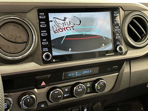 Used 2023 Toyota Tacoma TRD Off-Road image 17