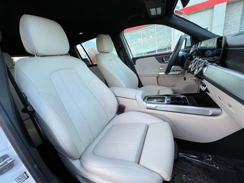 Used 2025 Mercedes-Benz GLB 250 GLB 250 w/ Winter Package image 18