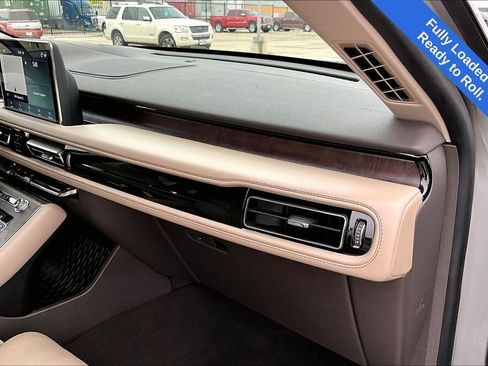 Used 2022 Lincoln Aviator Reserve w/ Equipment Group 201A image 21