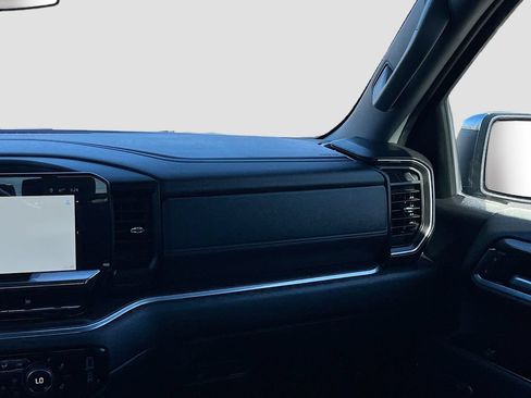 Used 2022 Chevrolet Silverado 1500 LT RWD image 22