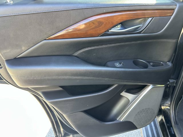 Used 2019 Cadillac Escalade Luxury w/ Escalade Sport Edition AWD/4WD image 23