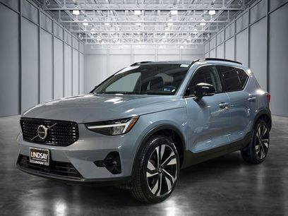 Used 2023 Volvo XC40 B5 Plus w/ Climate Package