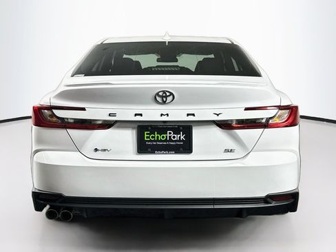 Used 2026 Toyota Camry SE FWD image 7