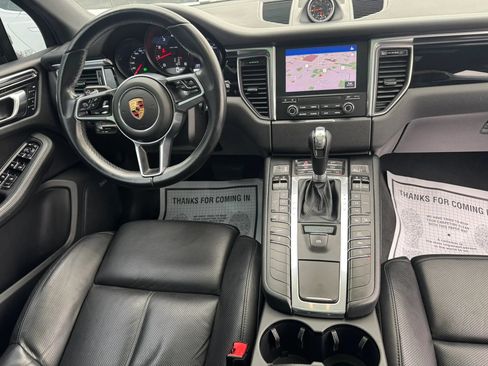 Used 2018 Porsche Macan AWD/4WD image 20