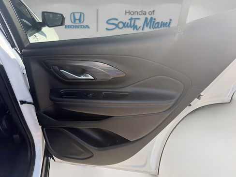 Used 2024 GMC Terrain SLE FWD image 30