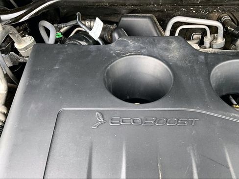 Used 2017 Ford Explorer XLT w/ Equipment Group 202A FWD image 31