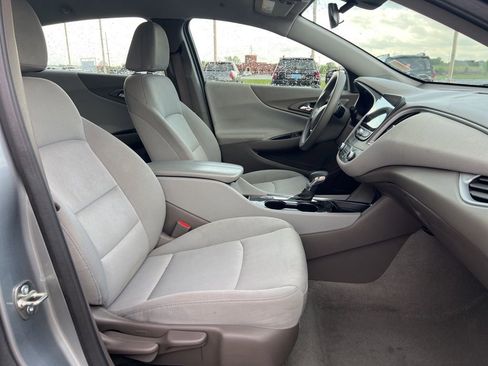 Used 2025 Chevrolet Malibu LT FWD image 19