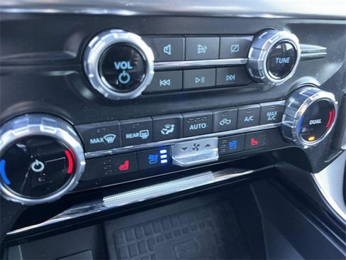 Used 2022 Ford F150 Lariat image 34