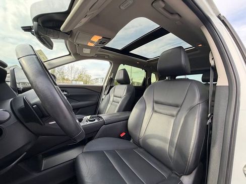 Used 2023 Nissan Rogue SL w/ SL Premium Package image 20