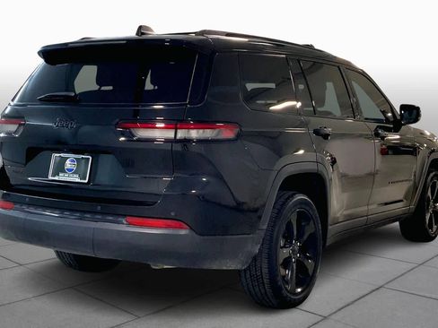 Used 2023 Jeep Grand Cherokee L Laredo image 12