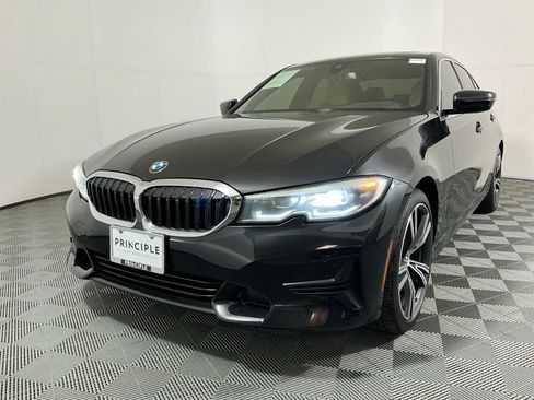 Used 2022 BMW 330i Sedan w/ Convenience Package RWD image 2