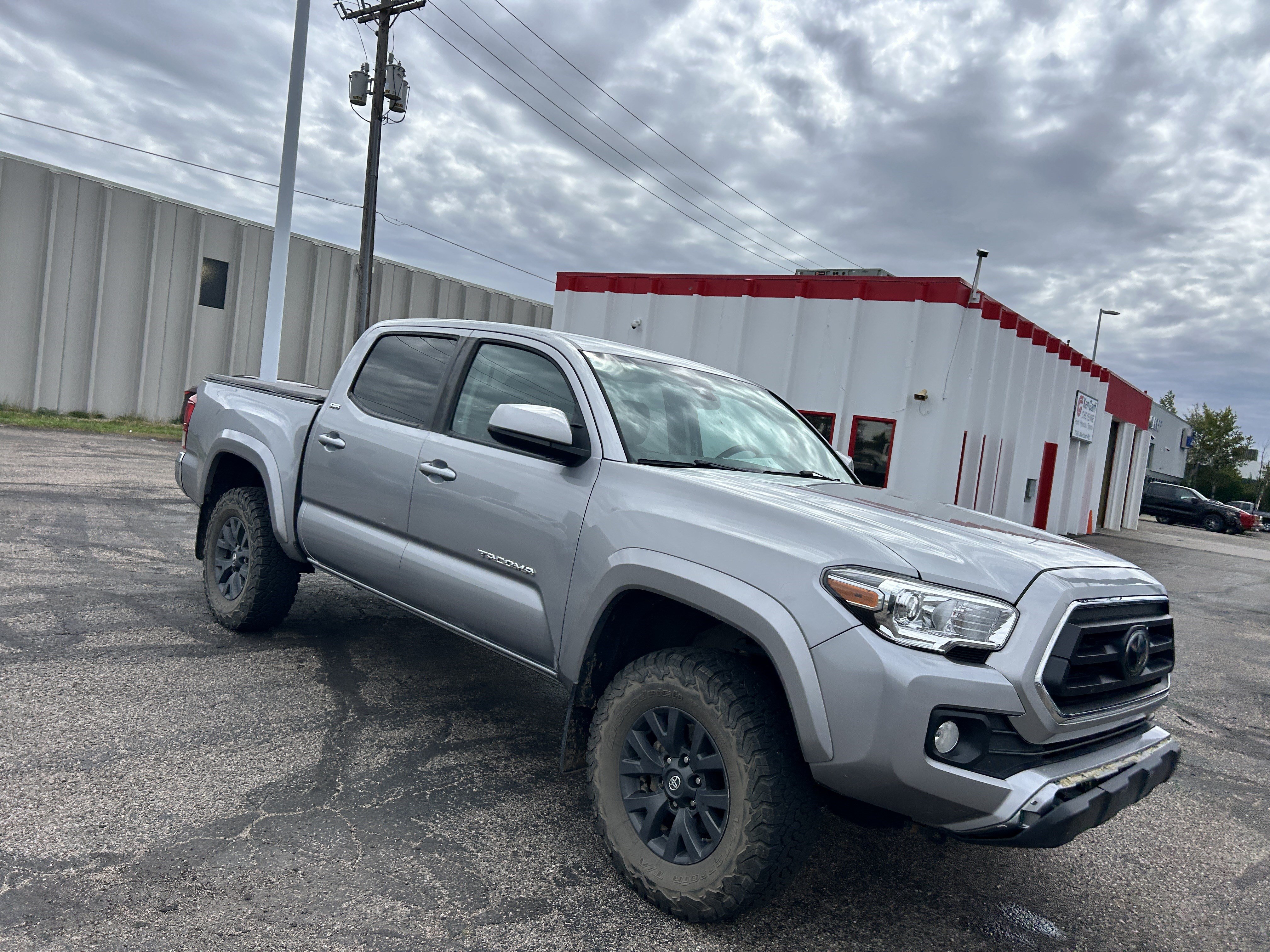 Used 2021 Toyota Tacoma SR5 AWD/4WD image 7