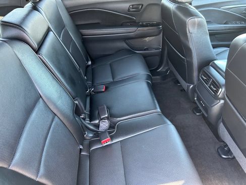 Used 2025 Honda Passport EX-L image 16