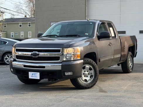 Used 2011 Chevrolet Silverado 1500 LT w/ All-Star Edition AWD/4WD image 1