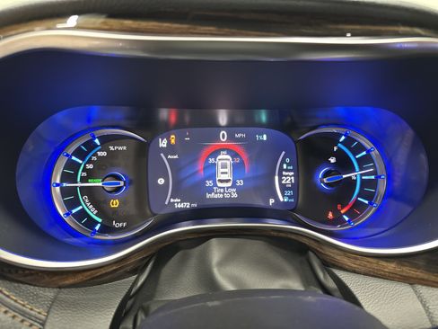 Used 2023 Chrysler Pacifica Pinnacle image 21